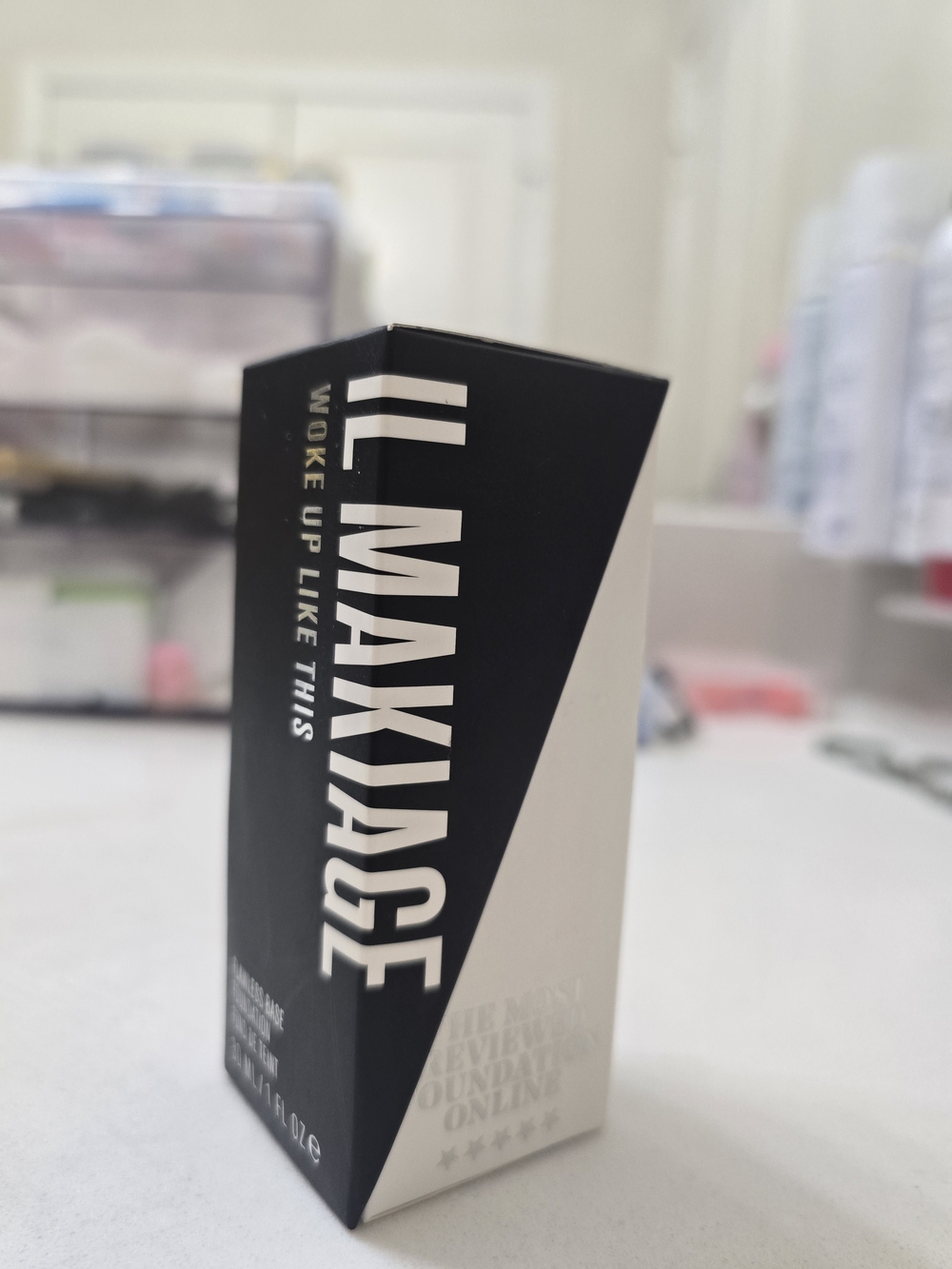IL MAKIAGE Woke Up Like This Base Foundation Shade 60 - Black & White Packaging